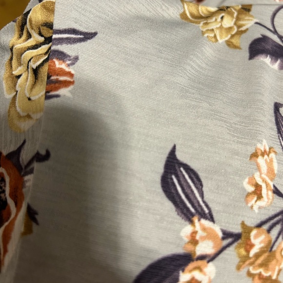 Large dear Scarlett light grey half sleeve top - Picture 7 of 8